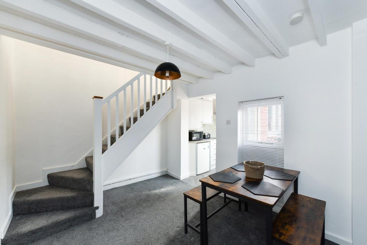 Newark Central Cottage Holiday home *